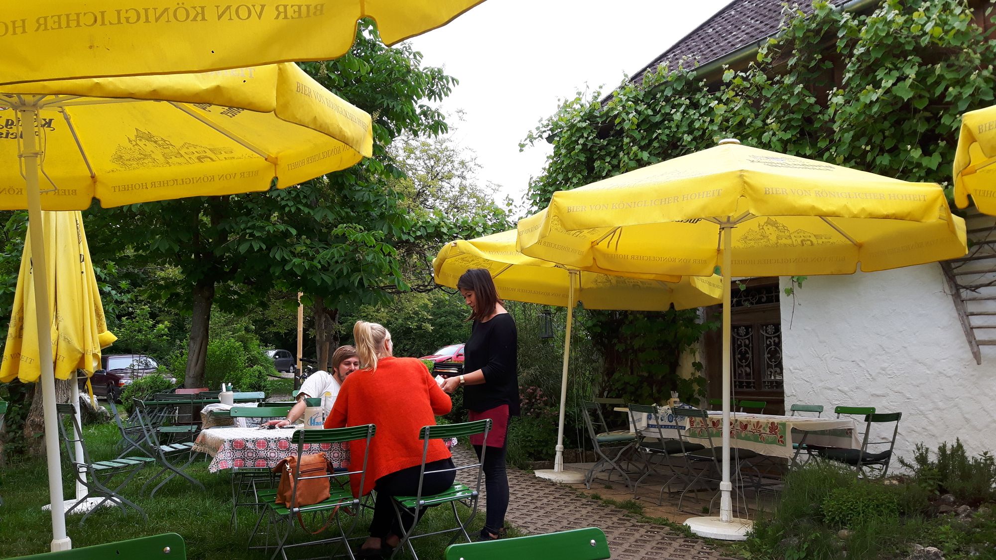 Pause und Kaffee im Biergarten