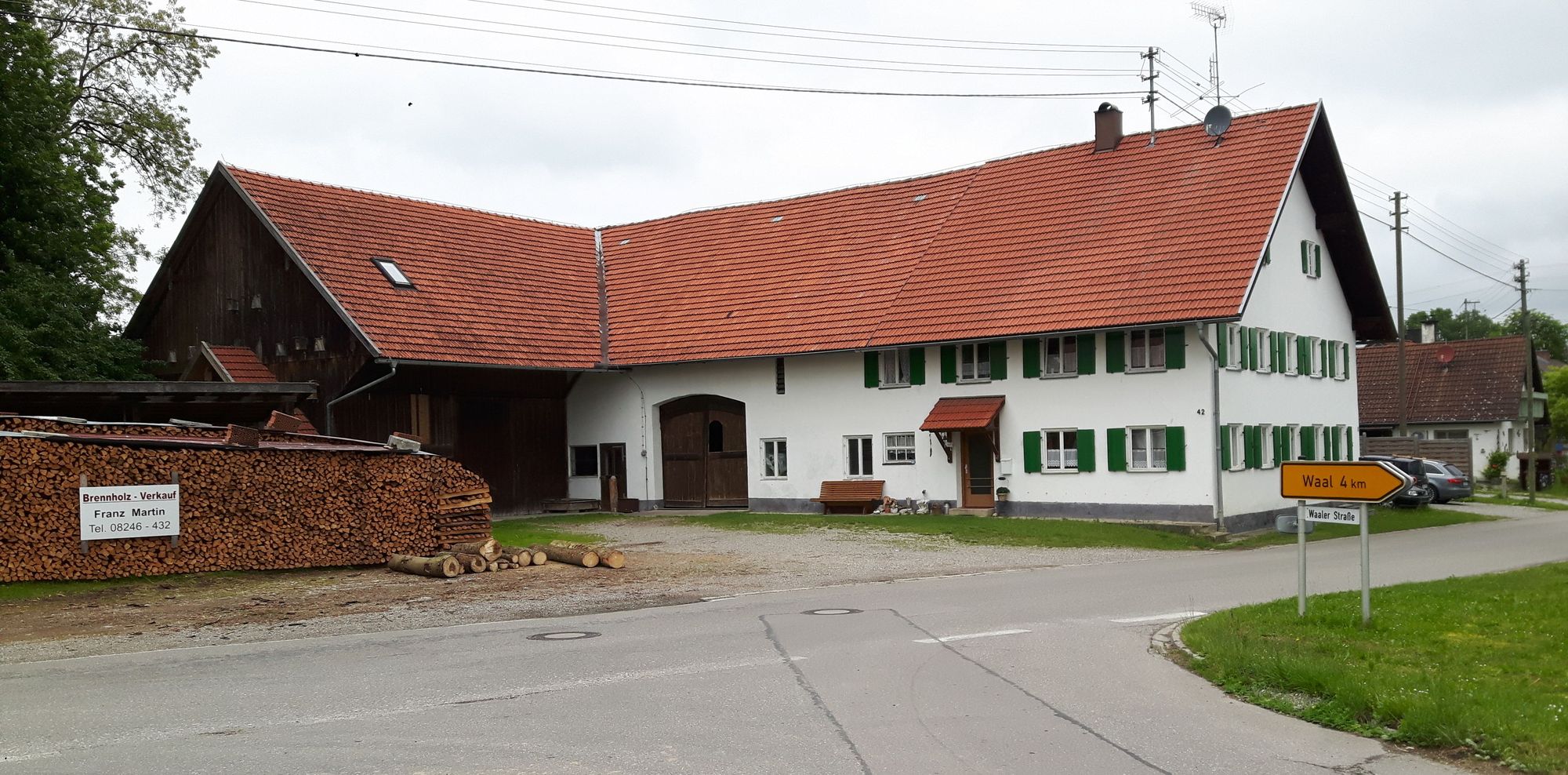 Bauernhof an der Strasse