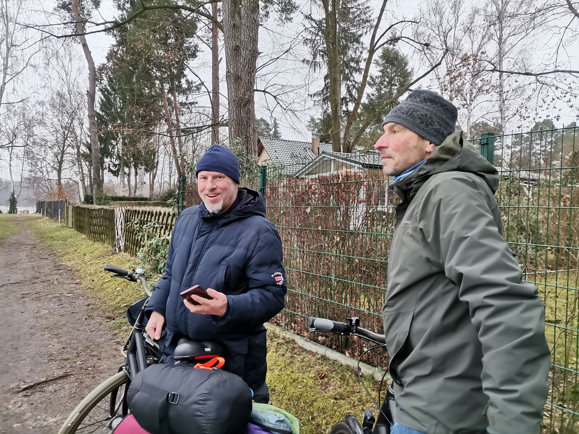 Zwei mit Rad an der Dahme