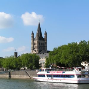 Köln vom Rhein aus gesehen