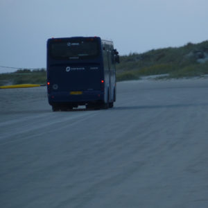 Der Bus fährt auch auf dem Strand