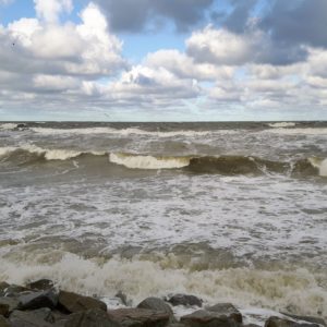 Ostsee mit Wellen Kolberg
