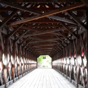 Wakefield überdachte Holzbrücke