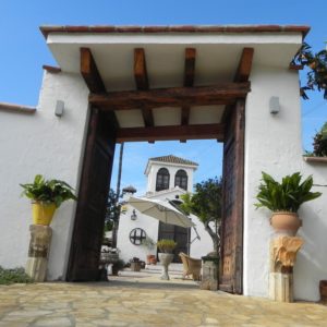Spanien Rancho de Inglese tor zur Veranda und Haupthaus