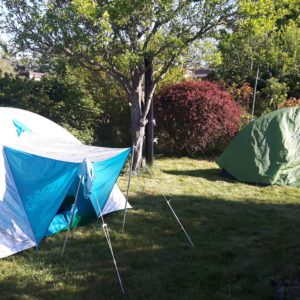 Laube mit Zelten