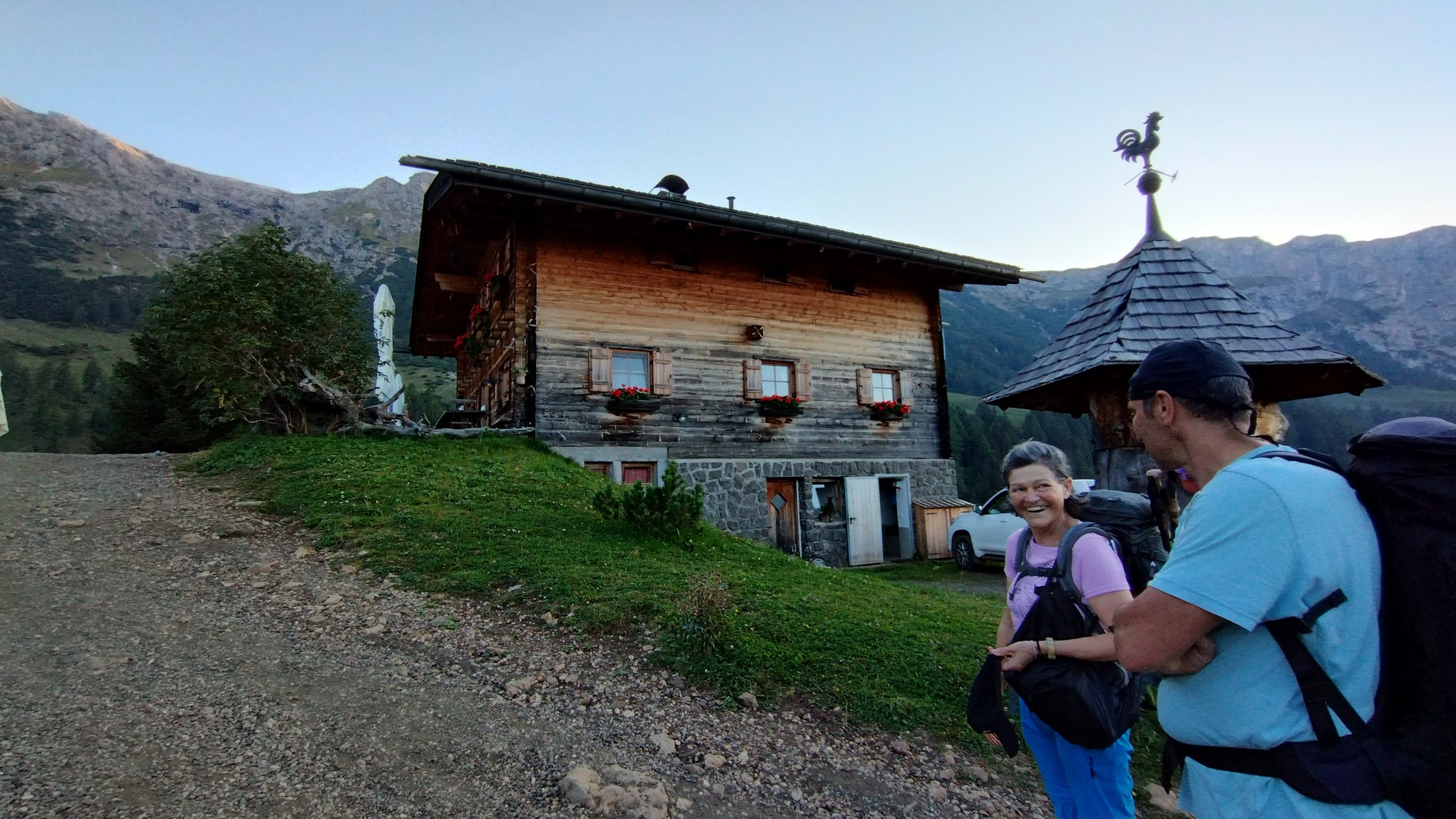 Saltner Hütte Abends nach der Ankuft am Schlern auf der Seiser Alm Südtirol