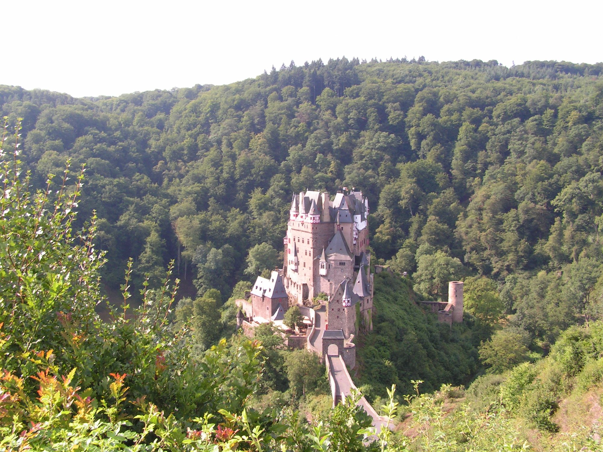 Burg Eltz Muenstermaifeld
