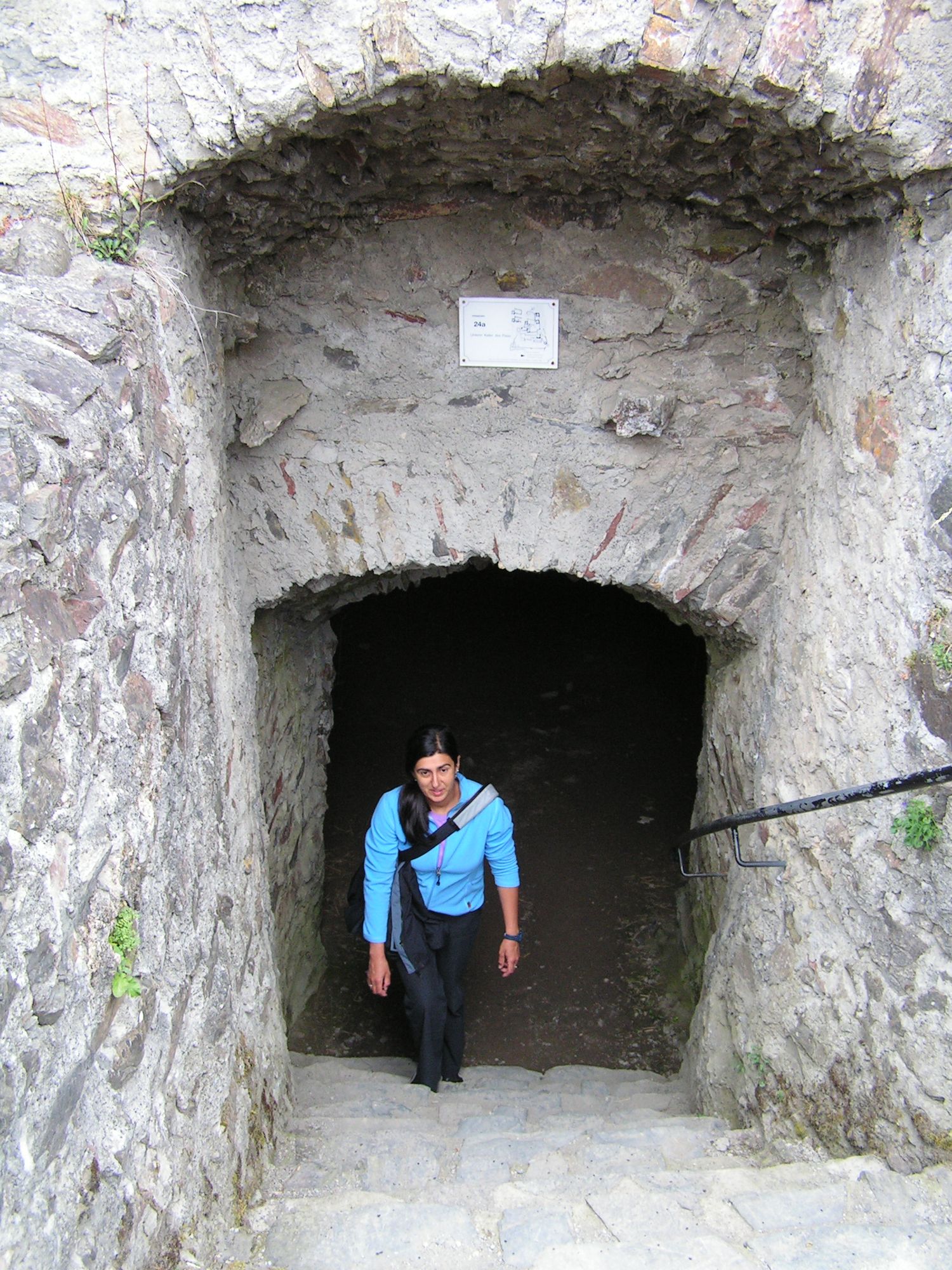 Dani vor Burg- Festung