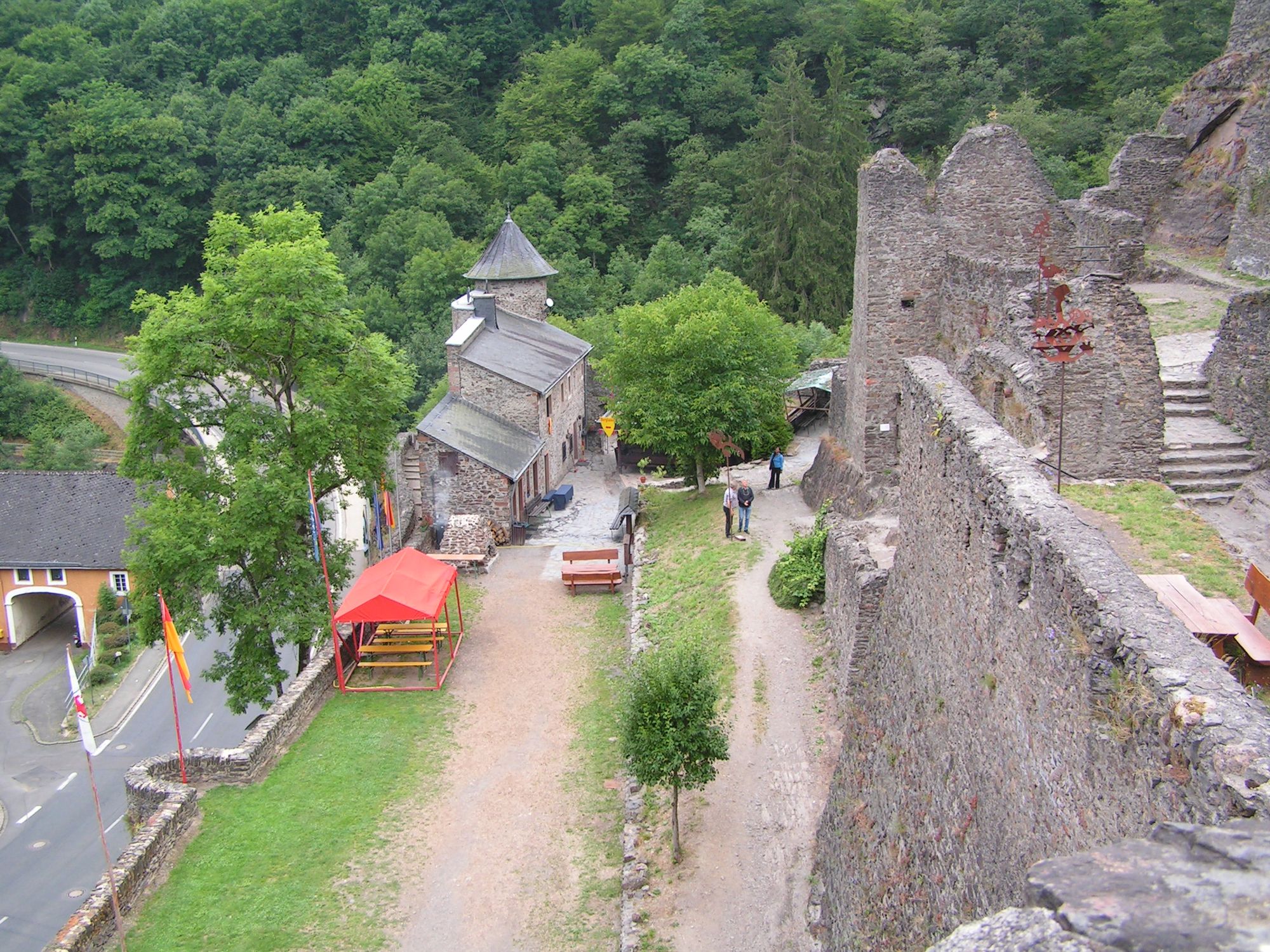 Blick nach unten von der Burg Festung