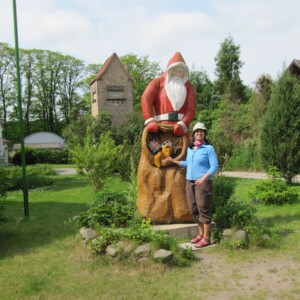 Dankmal aus Holz geschnitzt