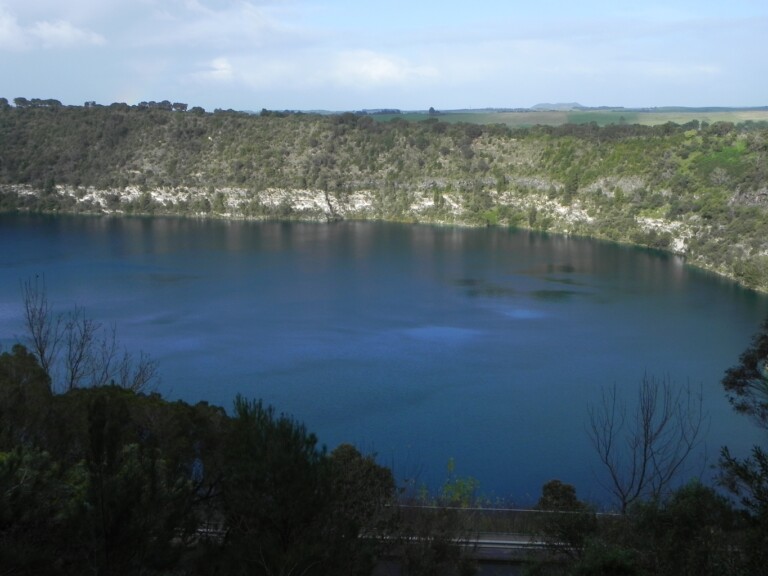 Mount Gambier – crater lakes – maar