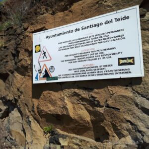 Hinweisschild Wegsperrung