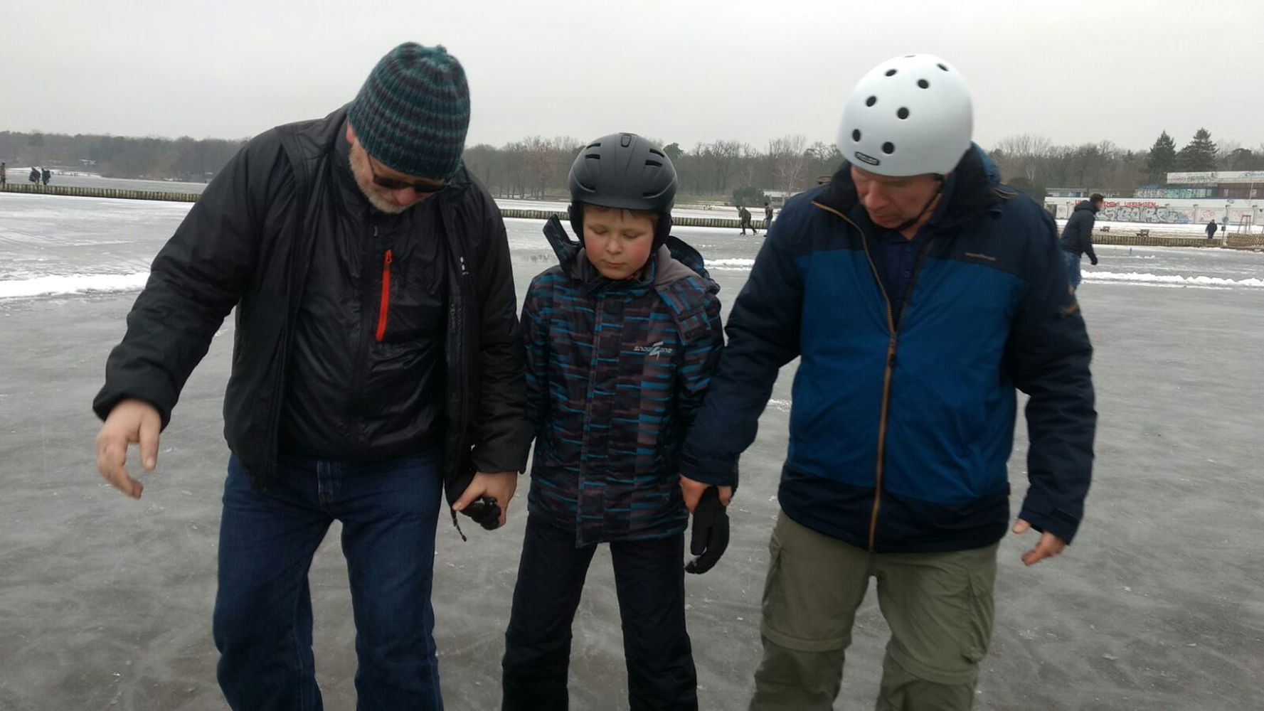 2017 01 Eislaufen auf dem Müggelsee