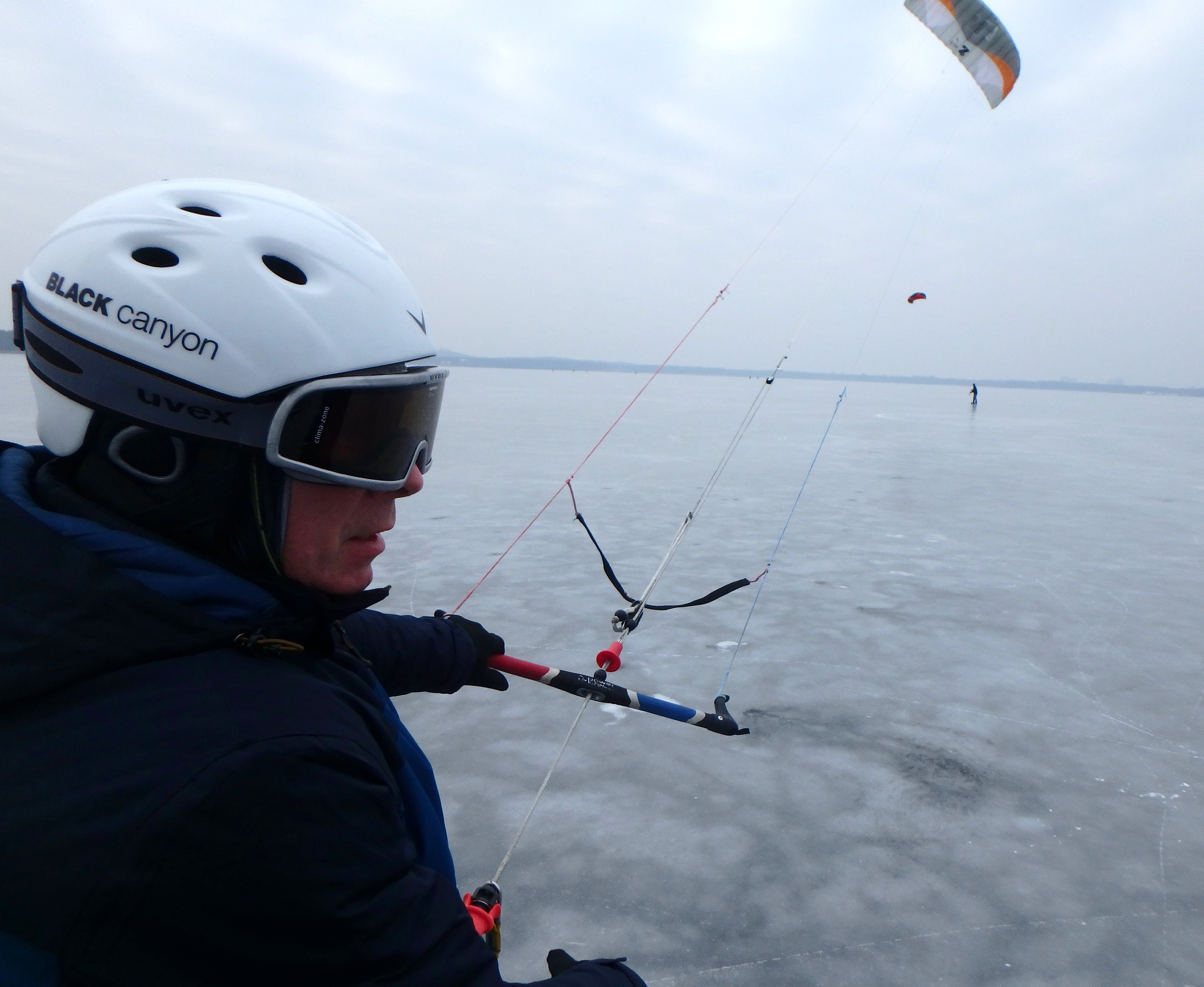 Kiten Eis auf dem Müggelsee