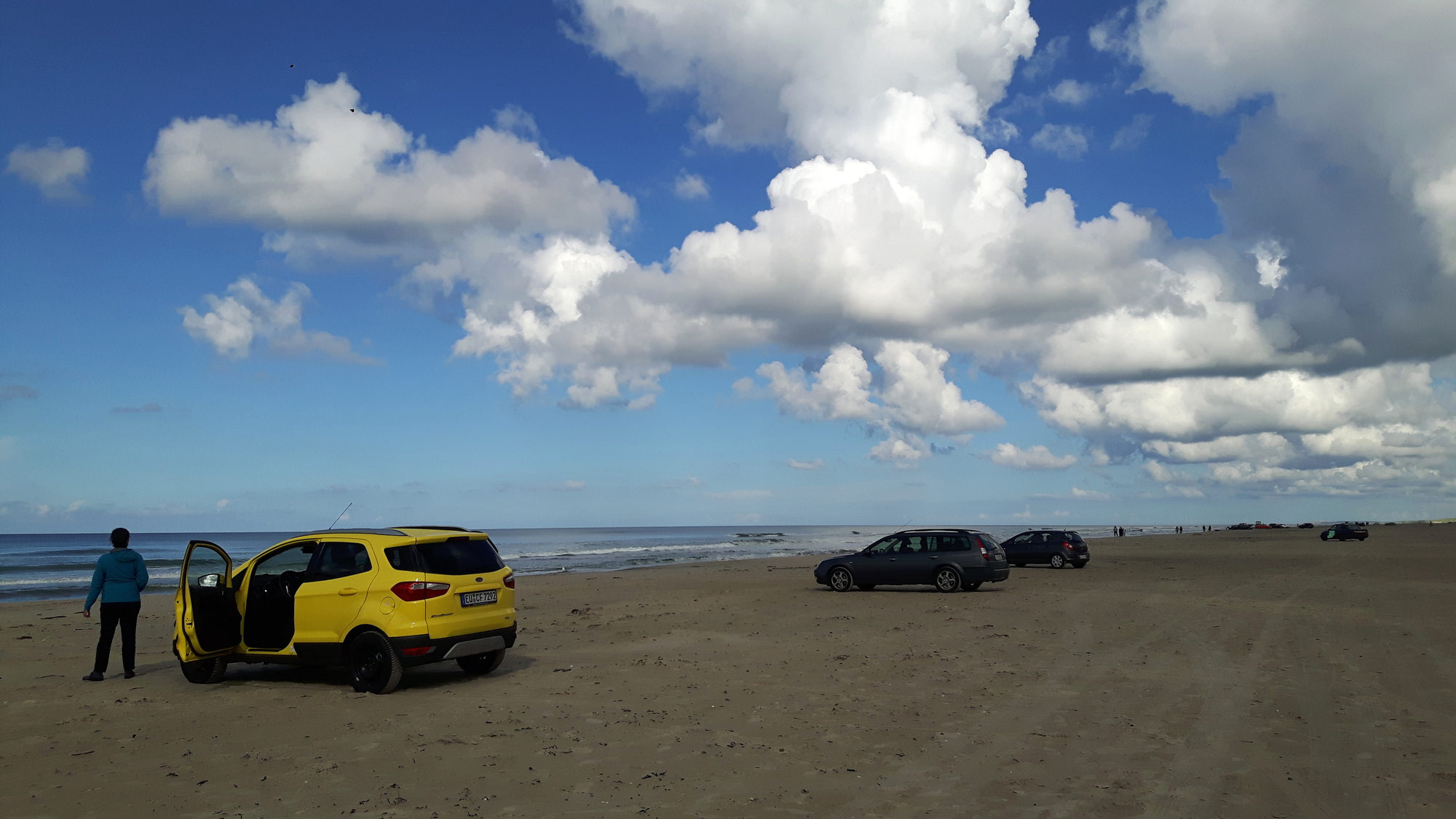 Am Strand mit dem Leihwagen