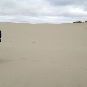 Dani im Sand auf der Sanddüne