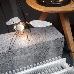 interessante Lichtobjekte in Auslage Altstadt von Aalborg
