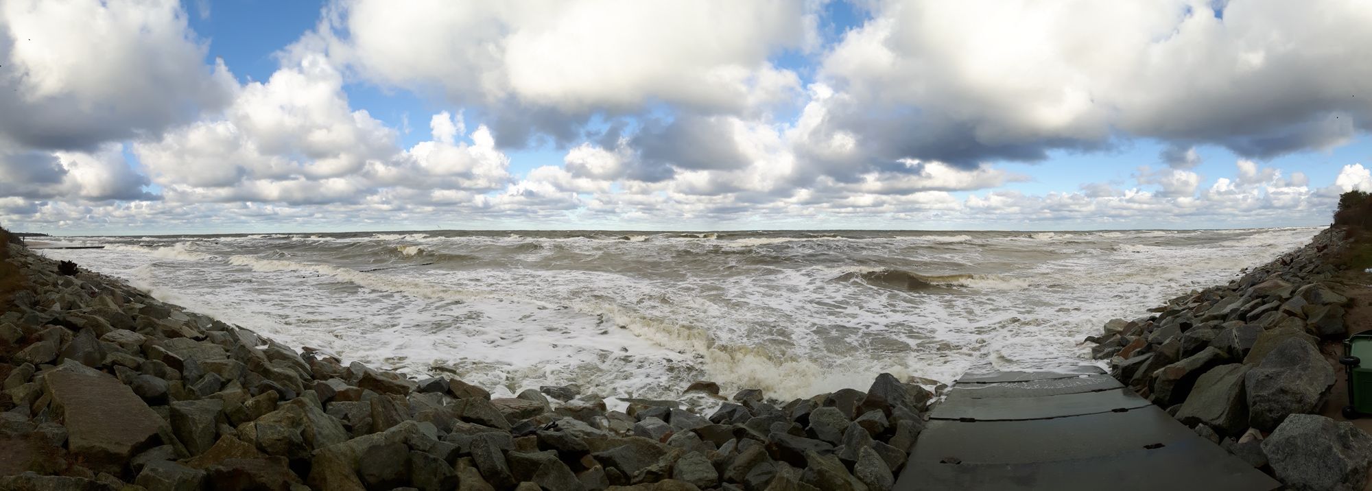Panorama Ostsee Wellen Wolken Kolberg