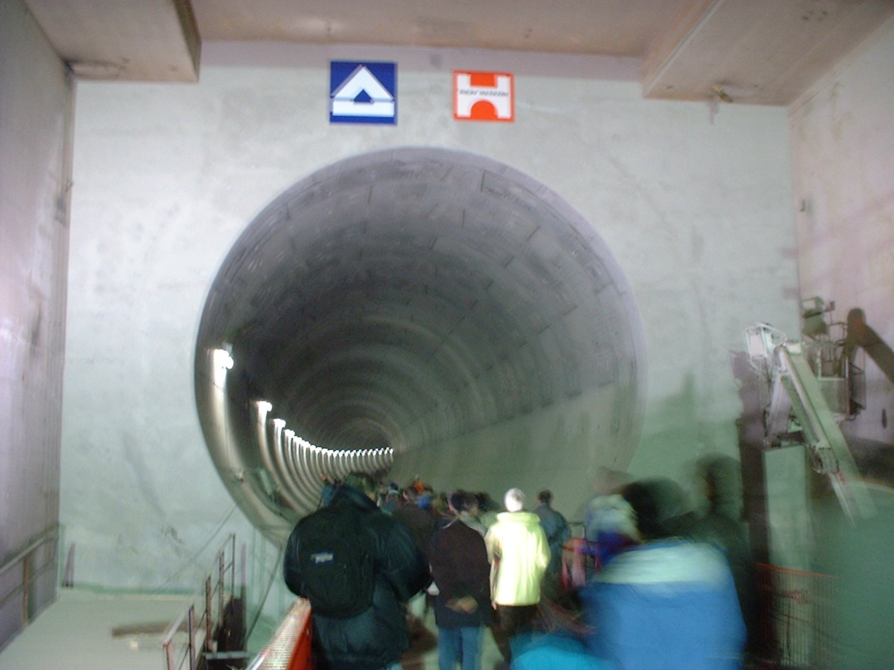 Besichtigung im Bahntunnel zum Potsdamer Platz
