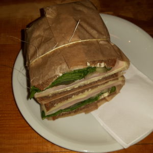 Hoofers Café Brot mit Schinken & Käse