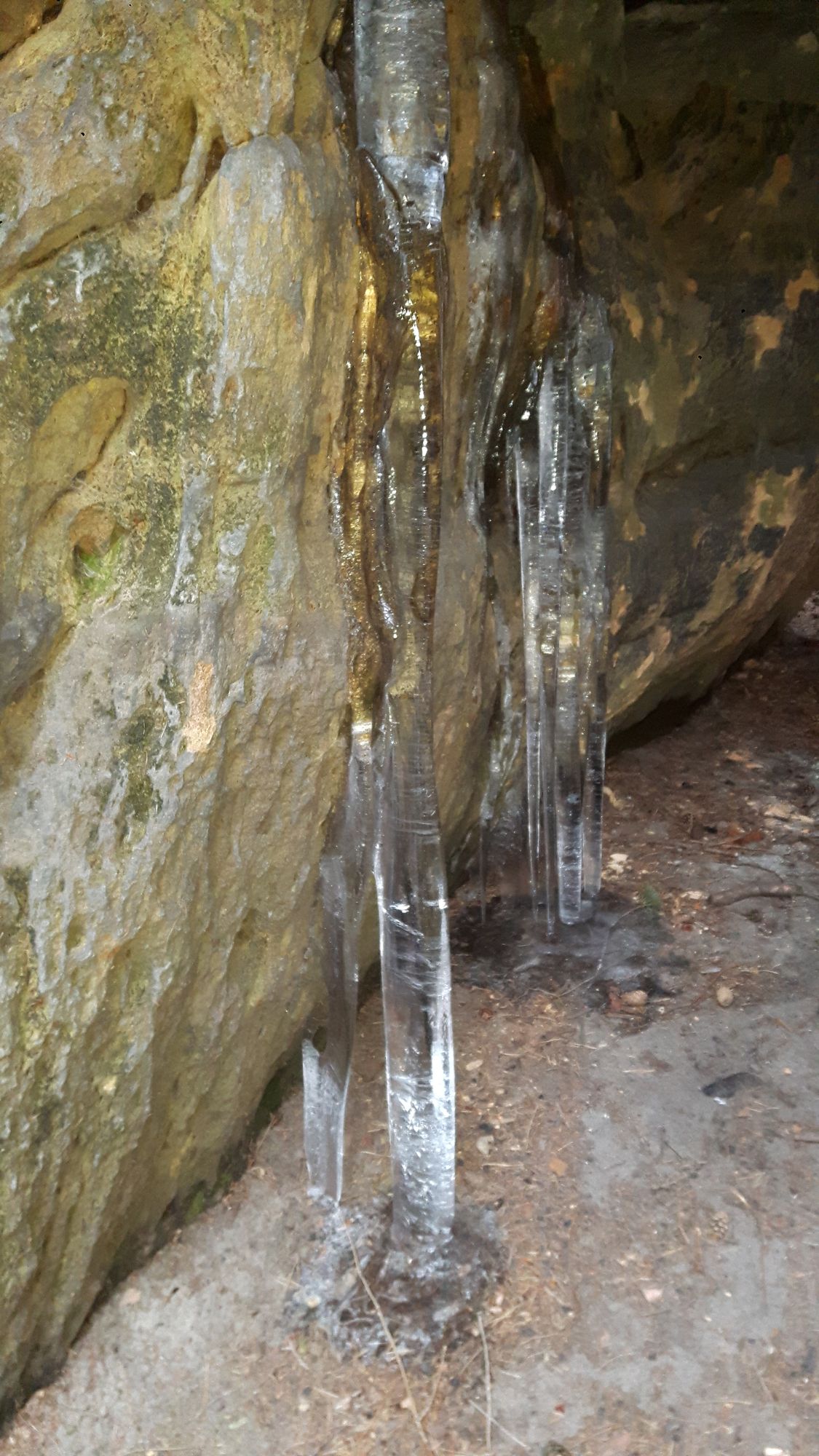 kalt war es auch :-) Eiszapfen