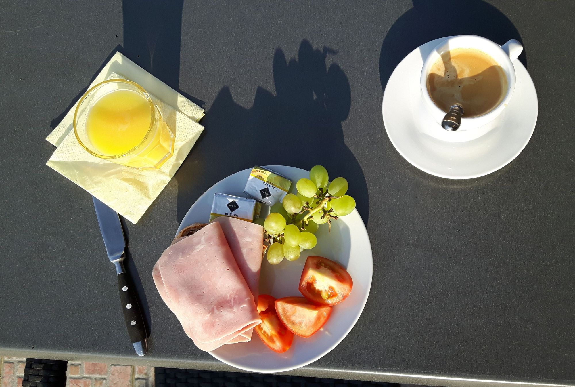 Morgens das Frühstück