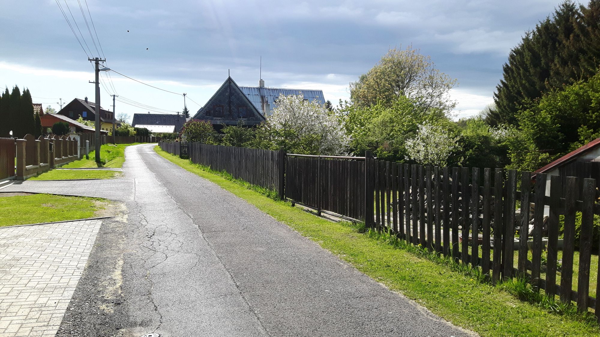 durch ein Dorf