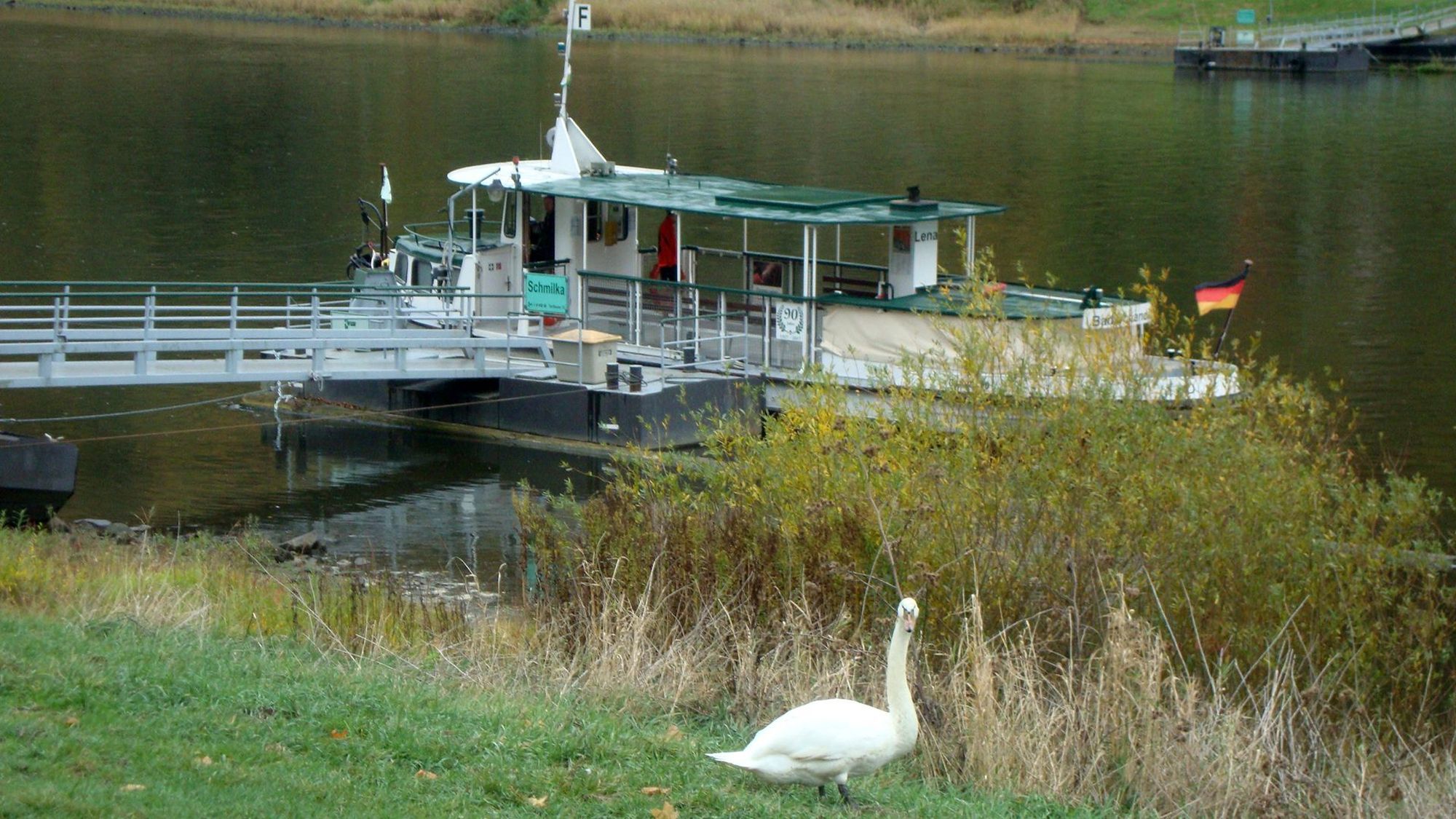 mit der Fähre über die Elbe