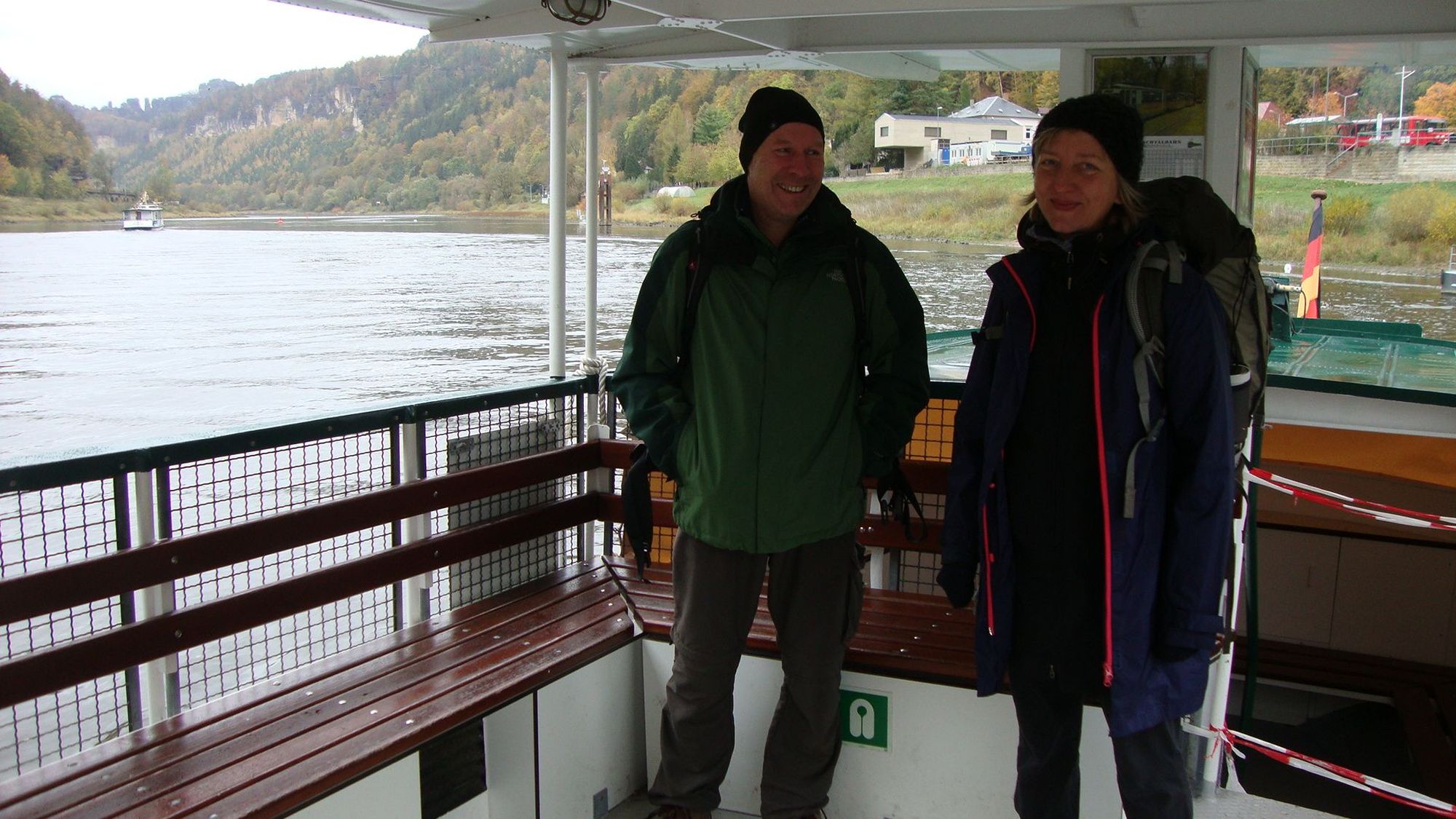 auf der Fähre über die Elbe