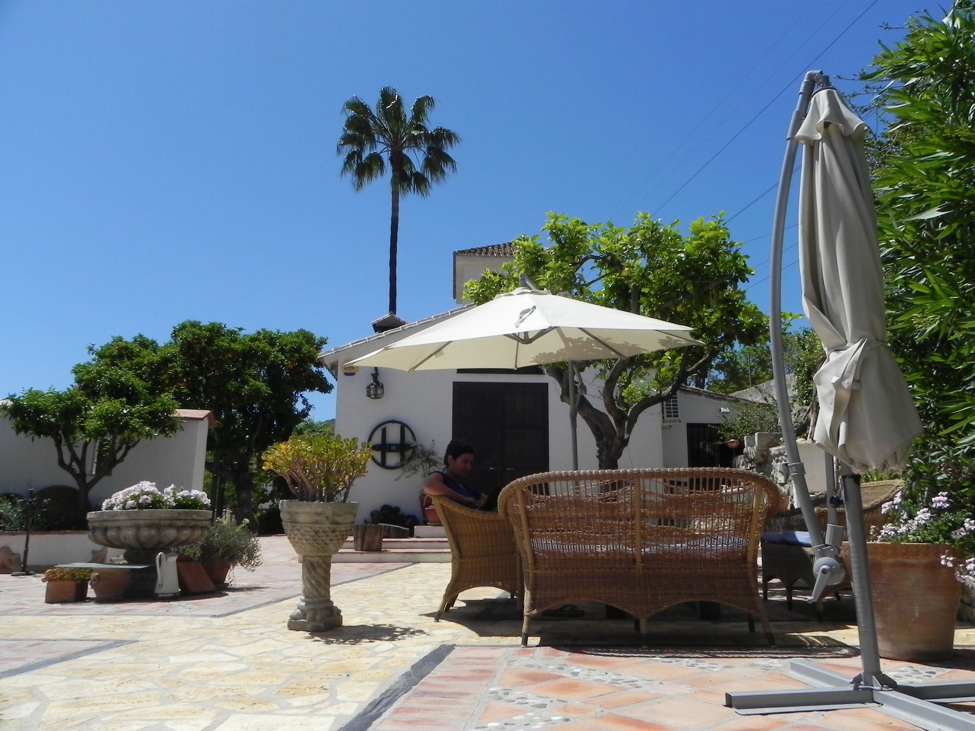 Spanien Rancho de Inglese Dani auf Veranda
