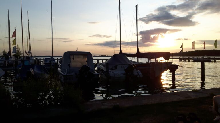 2020 06 Mit einem Segelboot Jens und den Jungs auf dem Müggelsee