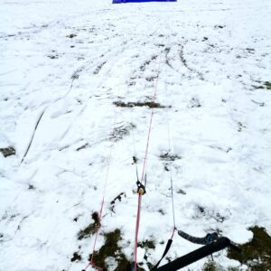 Snowkite im Schnee