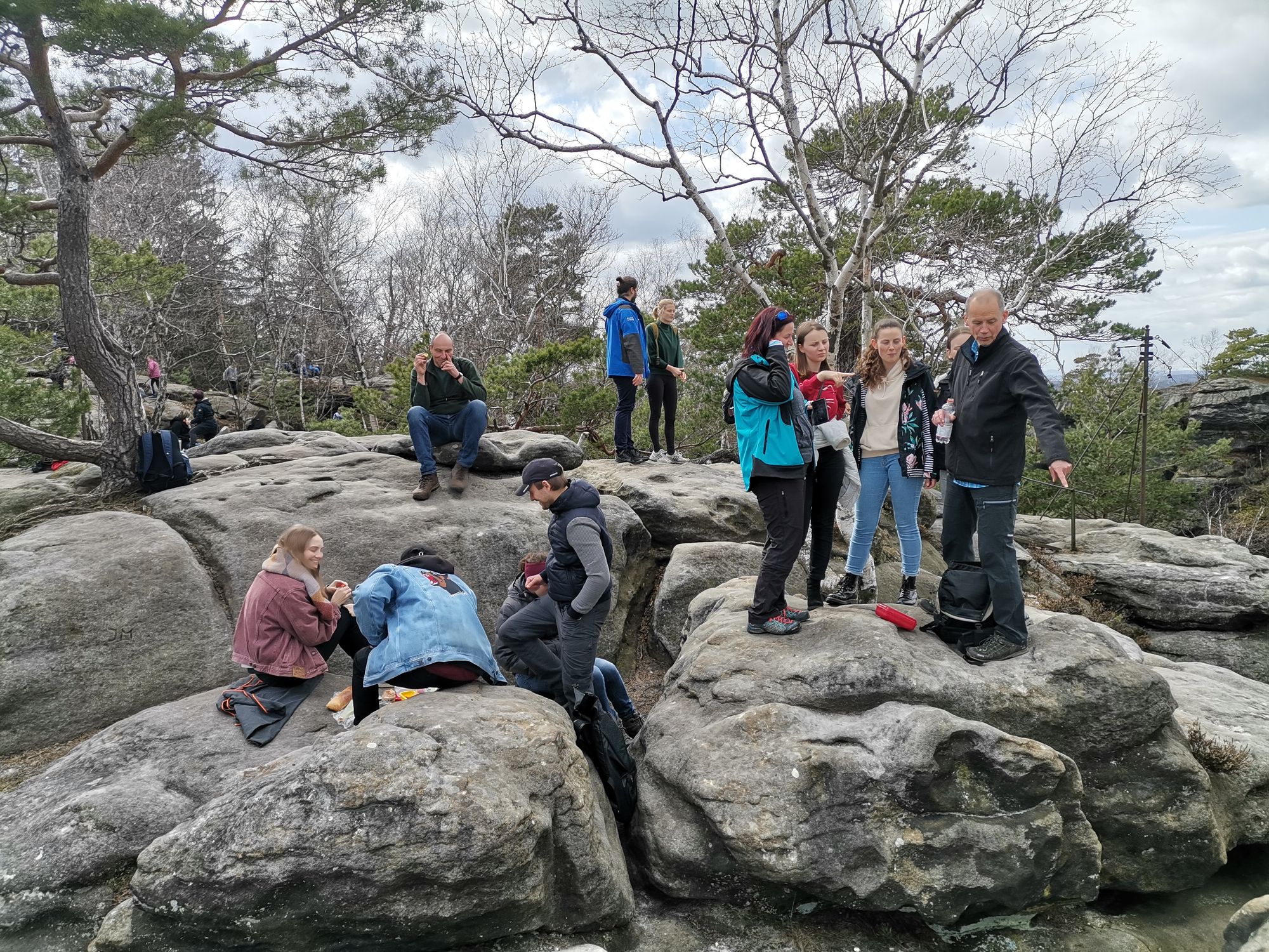 Pfaffenstein Gaststätten geschlossen, Horden auf den Felsen