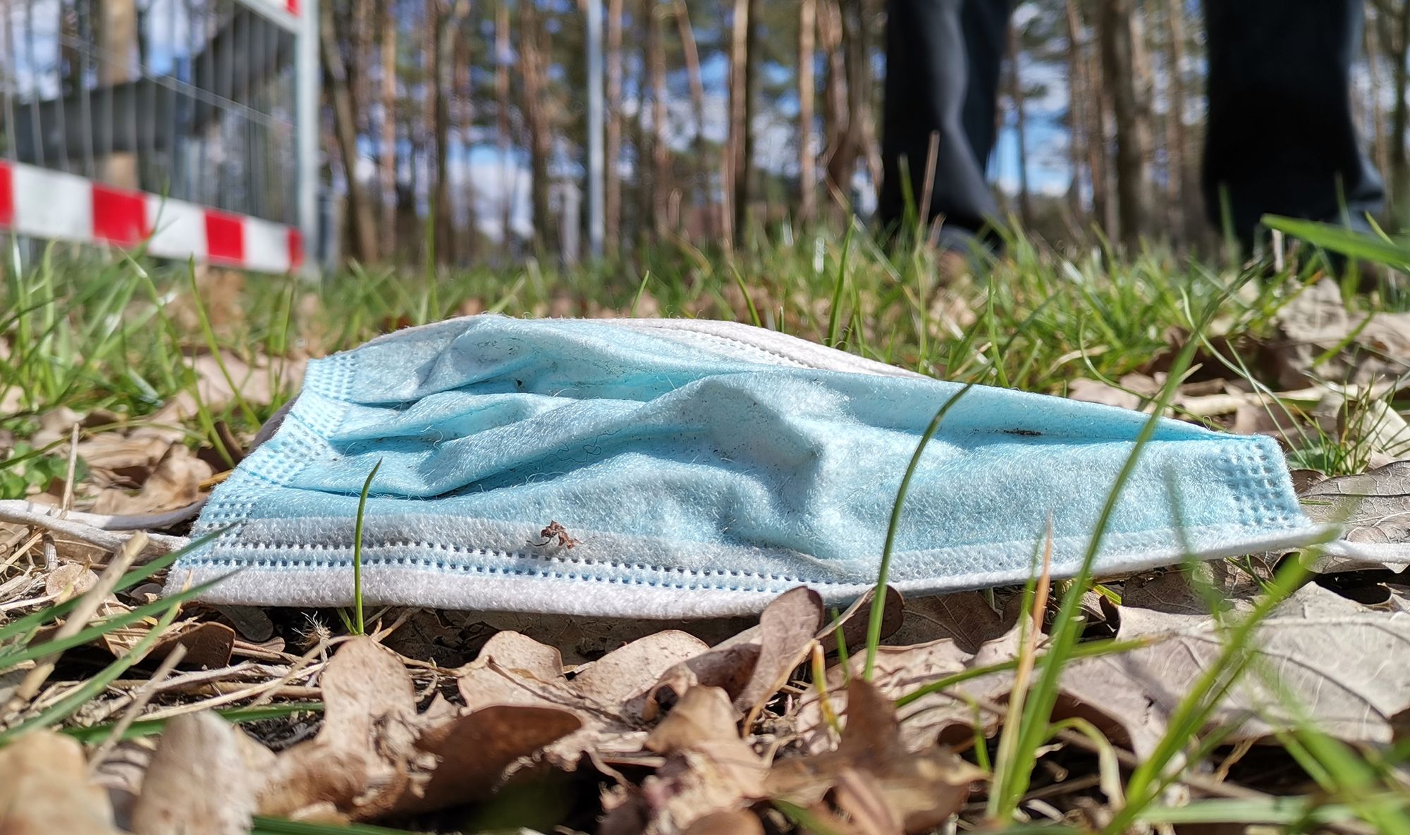 Elisenau Mundschutz OP-Maske weggeworfen