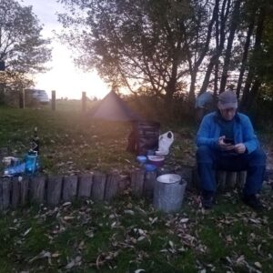 Konrad kocht Abendessen