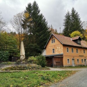 Zeughaus leider mal wieder geschlossen, Wegzehrung auf der Bank eingenommen