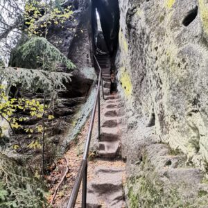 Schmale Stiege auf den Arnstein