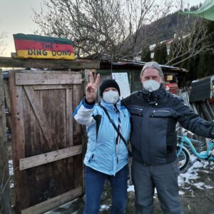 Dunja & Edgar vor DingDong Gartenlokal