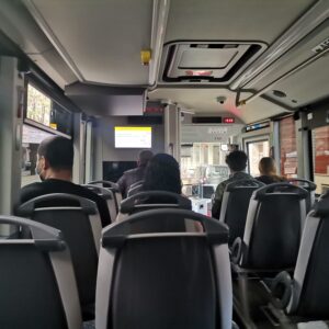 Im Bus nach Lluc, als er noch nicht brechvoll mit Pfadfinderinnen war