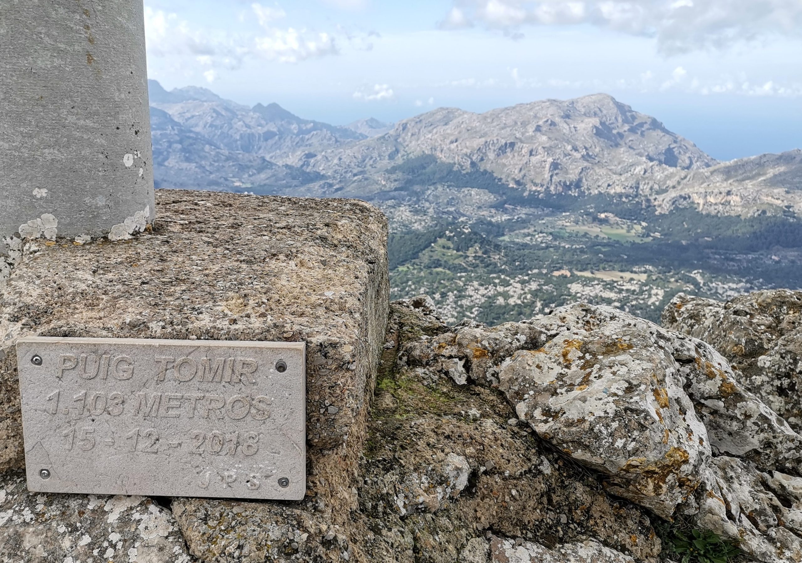reizloser Gipfel des Puig Tomir
