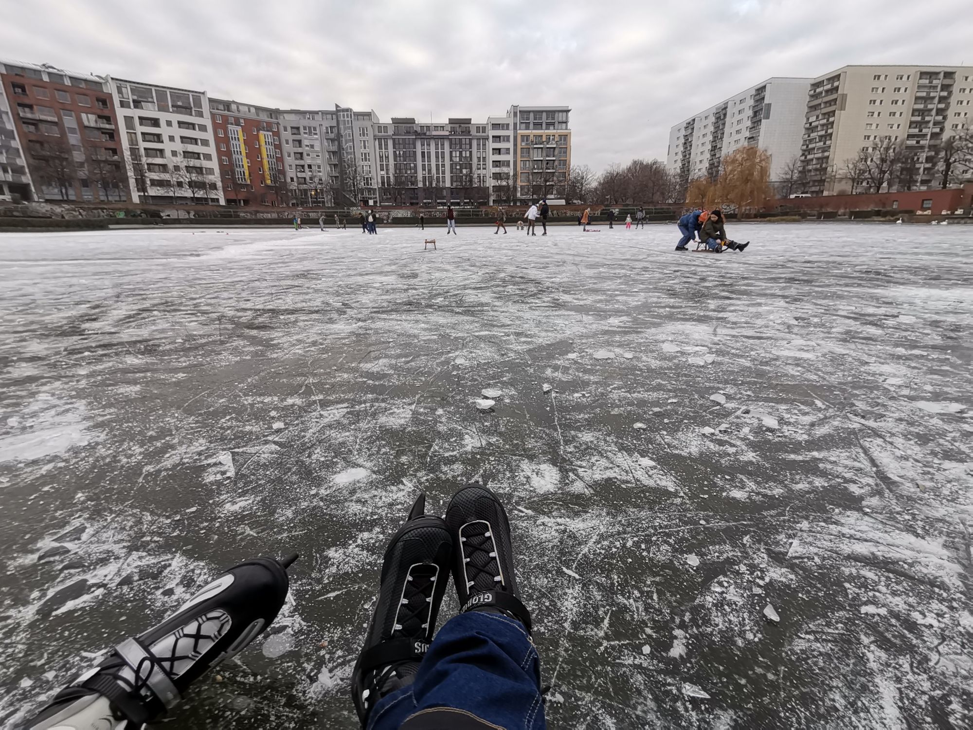 Eis auf dem Engelbecken Mitte