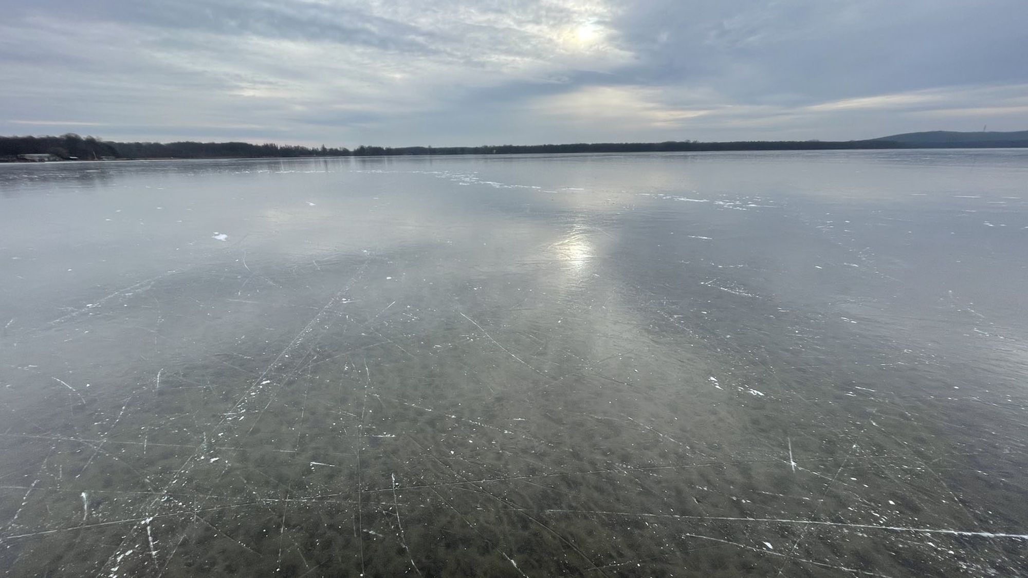 Blankes & glattes Eis auf dem Müggelsee