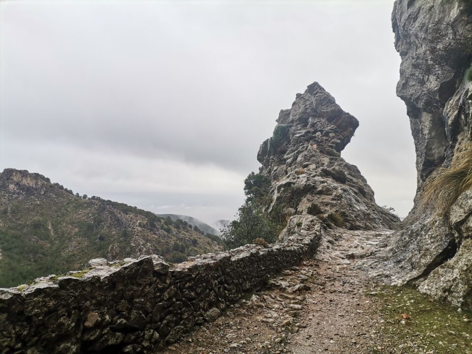 Auf dem Weg GR 222 nach Caimari