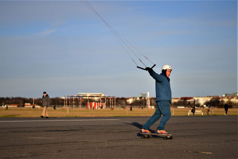 2023 02 Surfskate Powerkite Nordwind Tempelhofer Feld