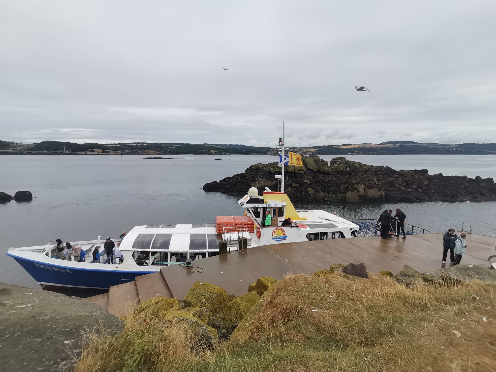 Bei Edinburgh Firth of Forth Bootanlegestelle Insel Inchcolm