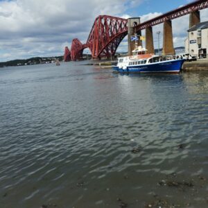 Bei Edinburgh City am Firth of Forth Brücke