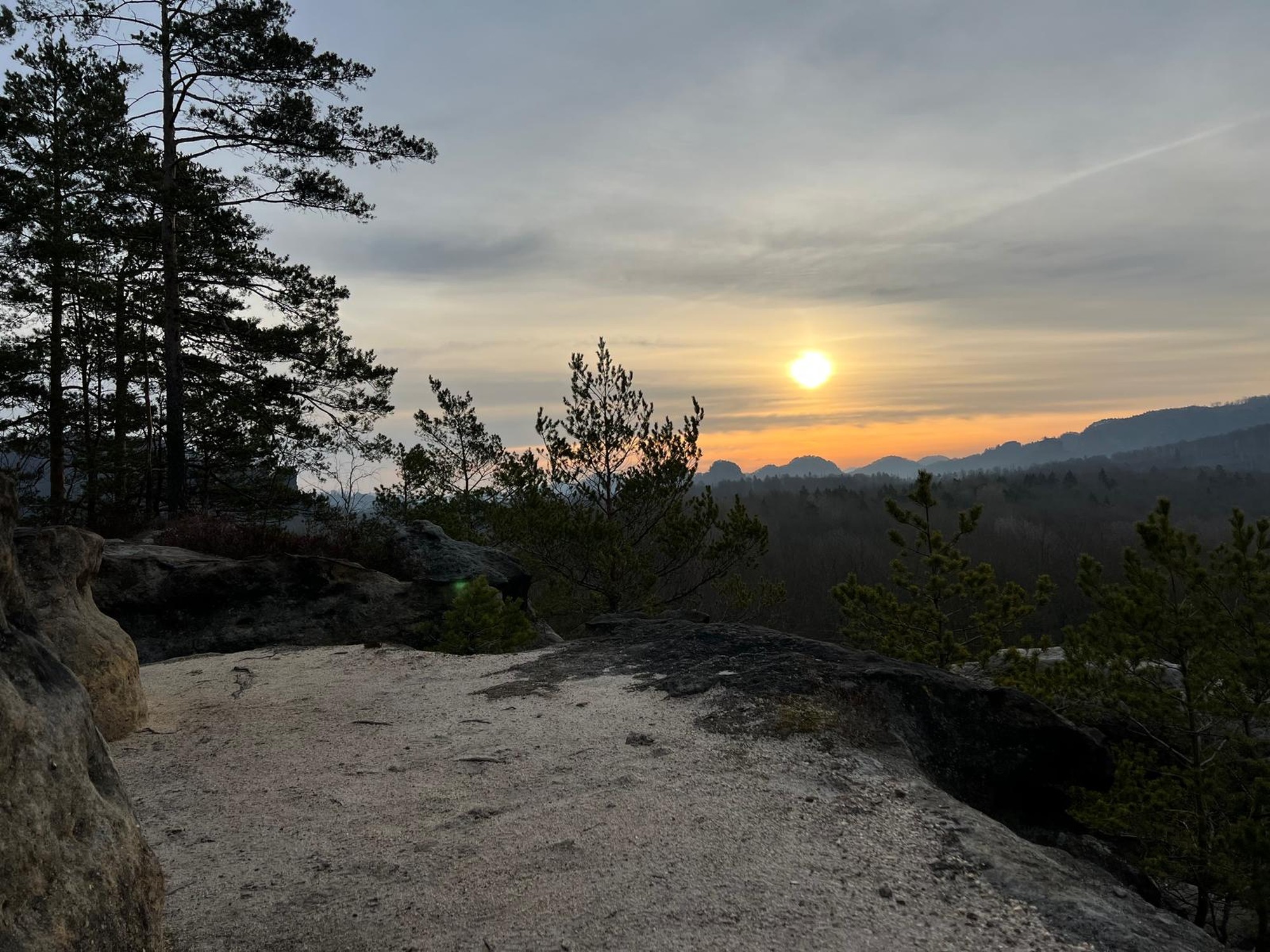 Auf dem Felsen Abendsonne